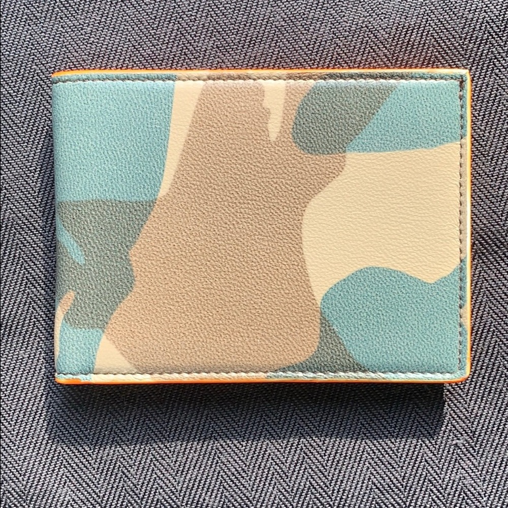 Bloomingdales leather Wallet. Brand new!